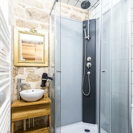 Apartment Pretty 25 M2 In A Lively District Paris
